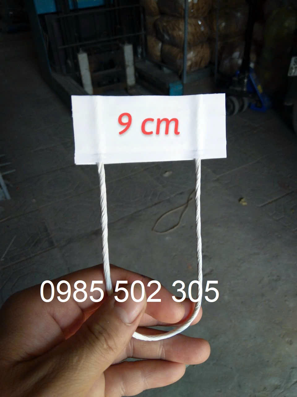Quai giấy xoắn trắng kích thước 9cm
