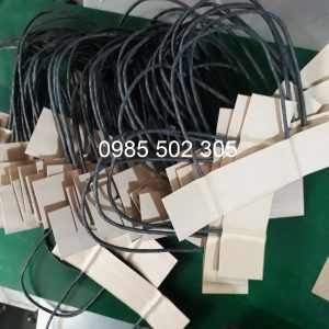 Quai túi giấy kraft màu đen